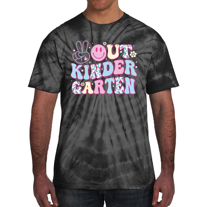 Peace Out Kindergarten Last Day Of School Groovy Girl Tie-Dye T-Shirt