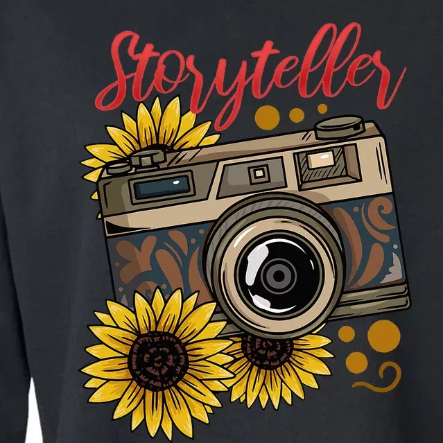 Photographer Photography Storyteller Camera Gift Cropped Pullover Crew