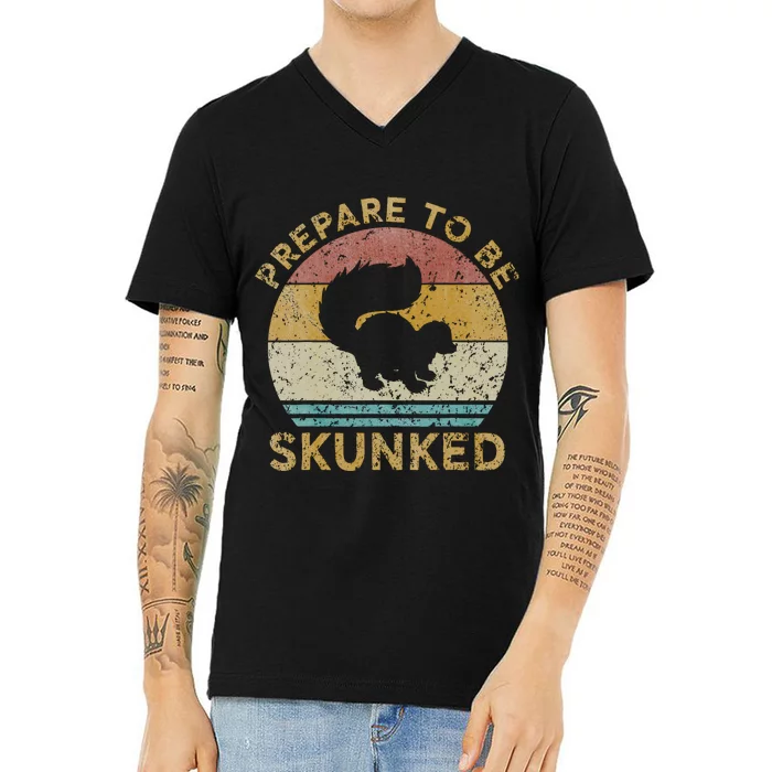 Prepare To Be Skunked Cribbage Lovers Vintage Cribbage Game V-Neck T-Shirt