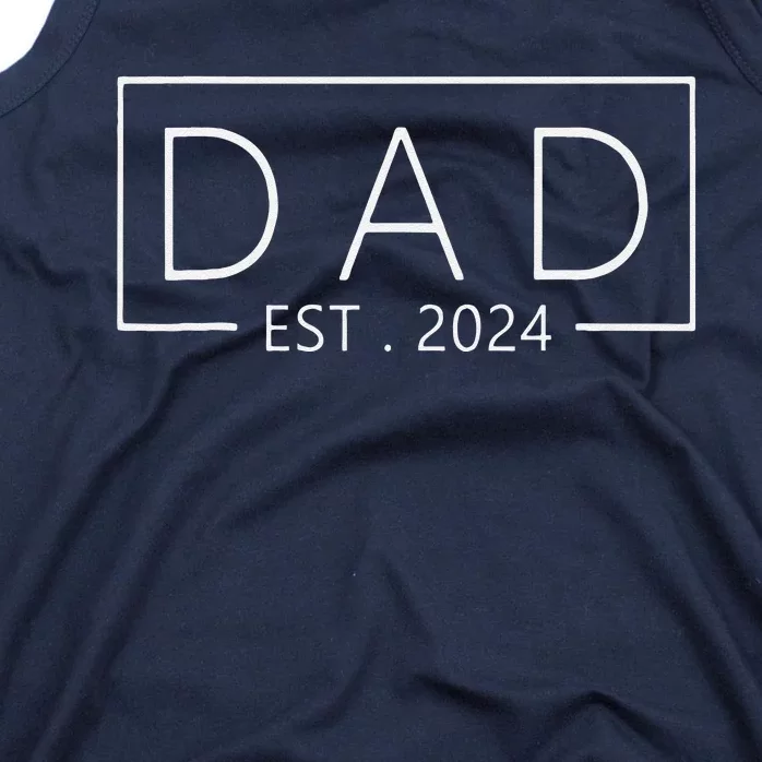 Promoted To Dad 2024 New Dad Fathers Day Baby Daddy Gift Tank Top