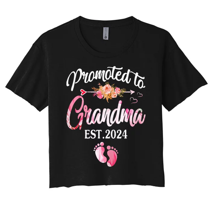 Promoted To Grandma 2024 First Time New Grandma Pregnancy Women's Crop Top Tee