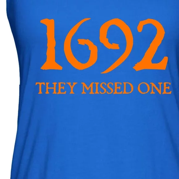 Retro 1692 They Missed One Witch Salem 1692 Halloween Witch Gift Ladies Essential Flowy Tank