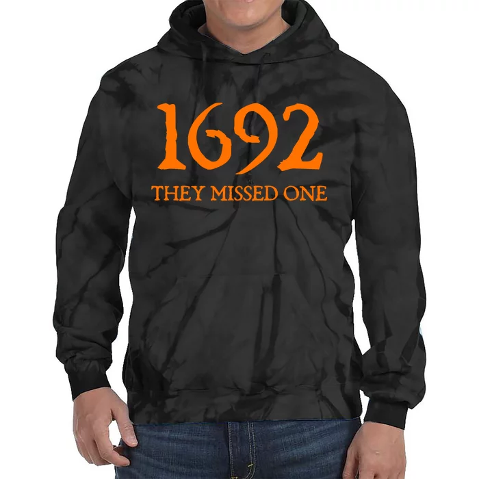 Retro 1692 They Missed One Witch Salem 1692 Halloween Witch Tie Dye Hoodie