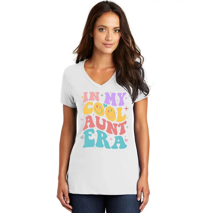 Retro 60s Hippie In My Cool Aunt Era Women's V-Neck T-Shirt