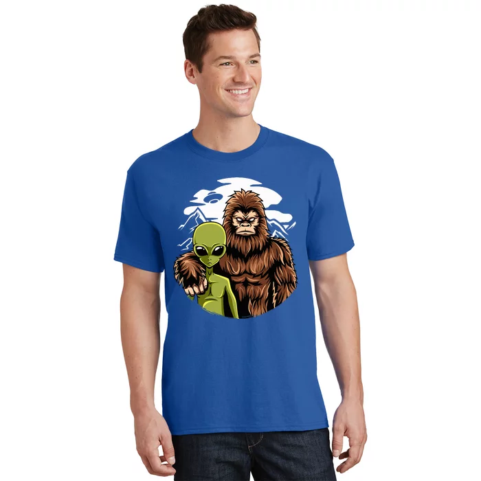 Retro Alien And Bigfoot Sasquatch UFO Believer T-Shirt