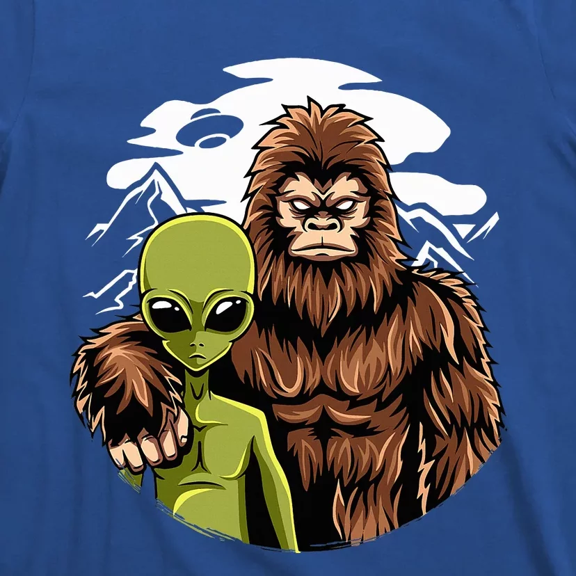 Retro Alien And Bigfoot Sasquatch UFO Believer T-Shirt