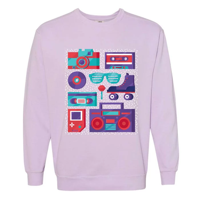 Retro Elements 90s Garment-Dyed Sweatshirt