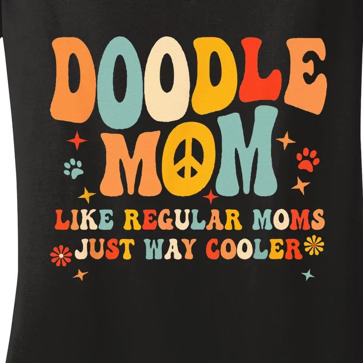 Retro Groovy It's Me The Cool Doodle Mom Gift Women's V-Neck T-Shirt