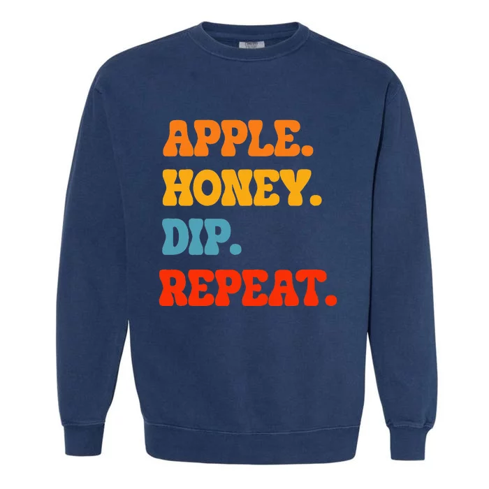 Rosh Hashanah Apple Honey Dip Repeat Jewish New Year Shofar Garment-Dyed Sweatshirt