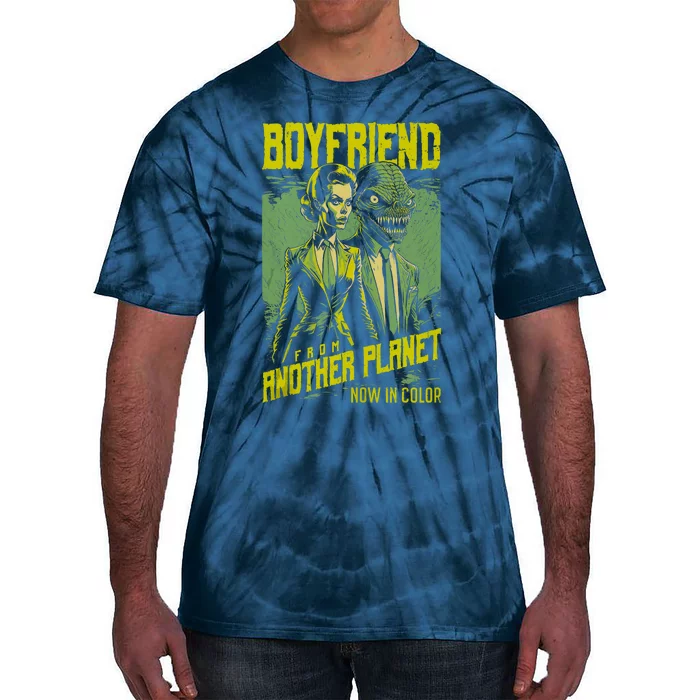 Retro Horror Movie Poster Funny Alien Boyfriend Halloween Tie-Dye T-Shirt