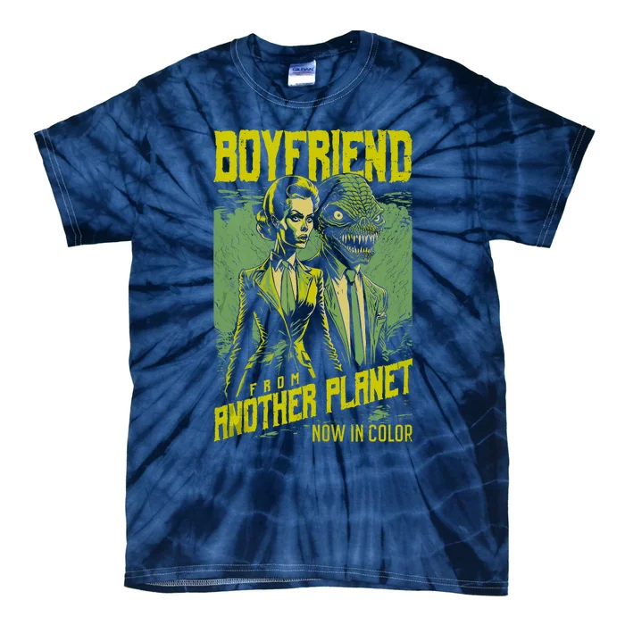 Retro Horror Movie Poster Funny Alien Boyfriend Halloween Tie-Dye T-Shirt