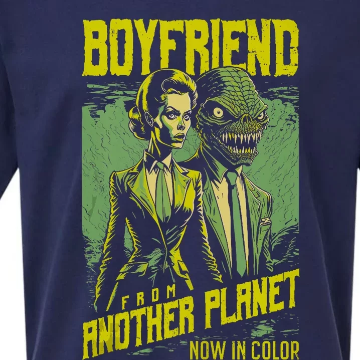 Retro Horror Movie Poster Funny Alien Boyfriend Halloween Sueded Cloud Jersey T-Shirt