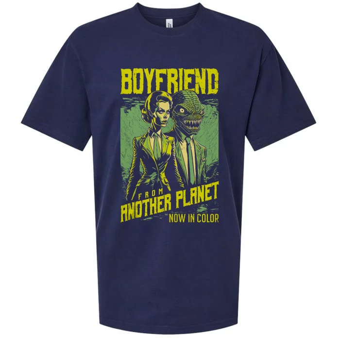 Retro Horror Movie Poster Funny Alien Boyfriend Halloween Sueded Cloud Jersey T-Shirt