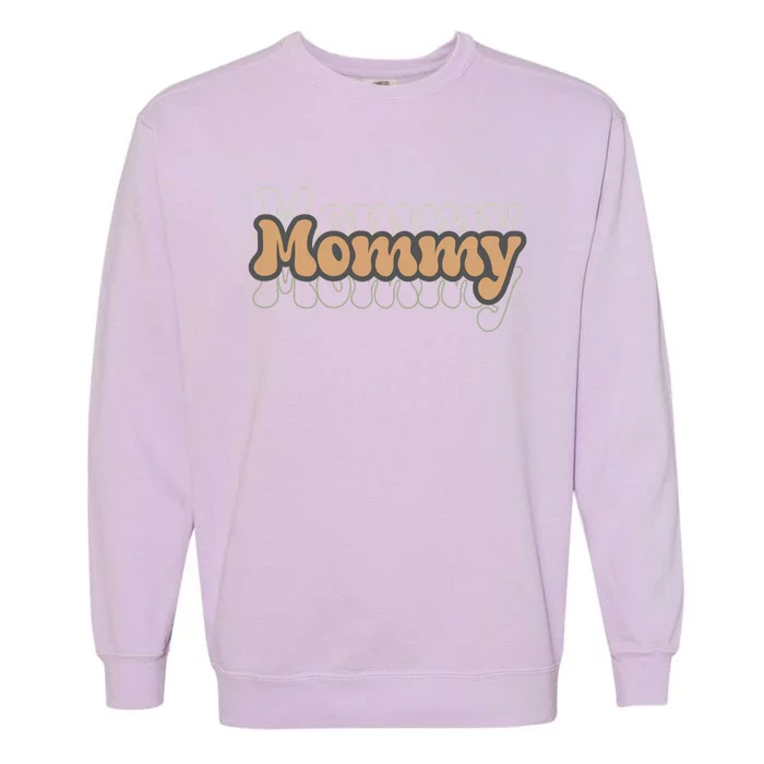 Retro Mommy Gift For Mothers Day Garment-Dyed Sweatshirt