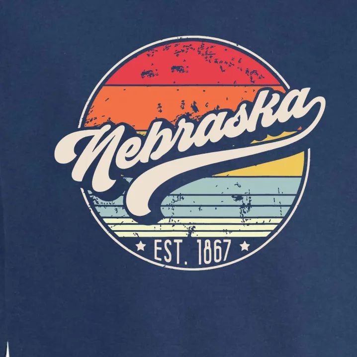 Retro Nebraska Home State Ne Cool 70s Style Sunset Garment-Dyed Sweatshirt