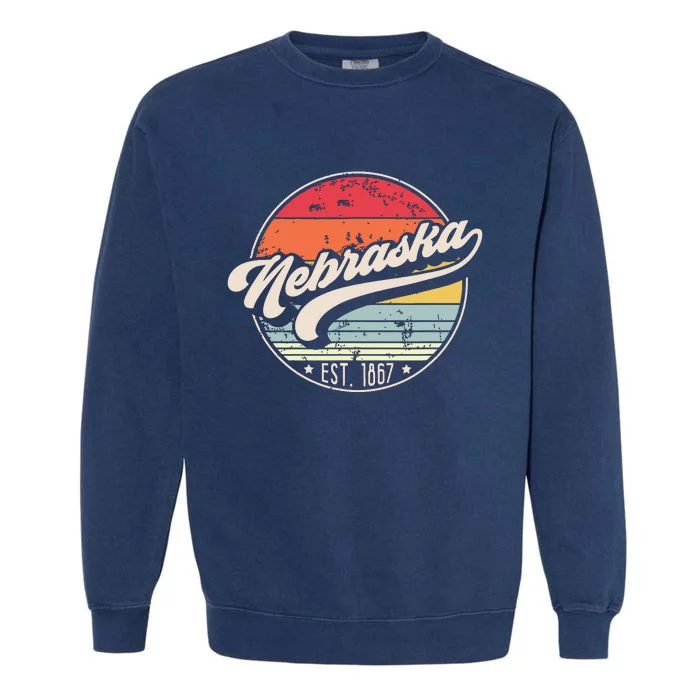 Retro Nebraska Home State Ne Cool 70s Style Sunset Garment-Dyed Sweatshirt