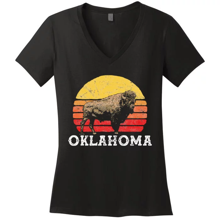 Retro Oklahoma & Bison Vintage American Buffalo 80s Sunset Women's V-Neck T-Shirt