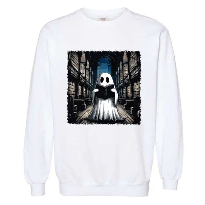 Retro Reading Ghost Library Halloween Librarian Book Lovers Garment-Dyed Sweatshirt