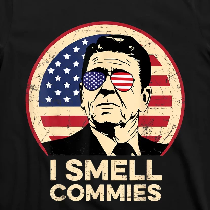 I Smell Commies Ronald Reagan Sunglasses USA Flag' Women's Plus Size T-Shirt