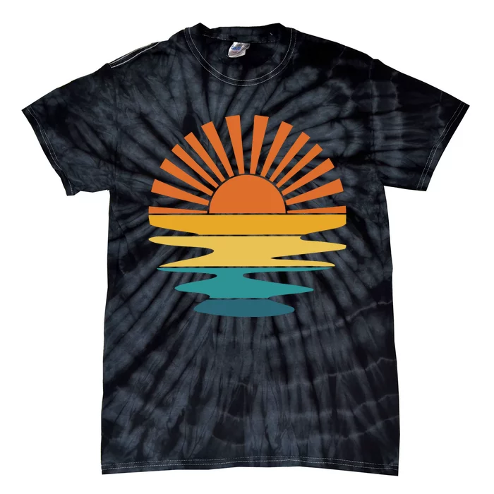 Retro Sunset Rays Wavy Vintage Retro Sunshine Sun Rays Beachy Vibes Retro Summer Tie-Dye T-Shirt