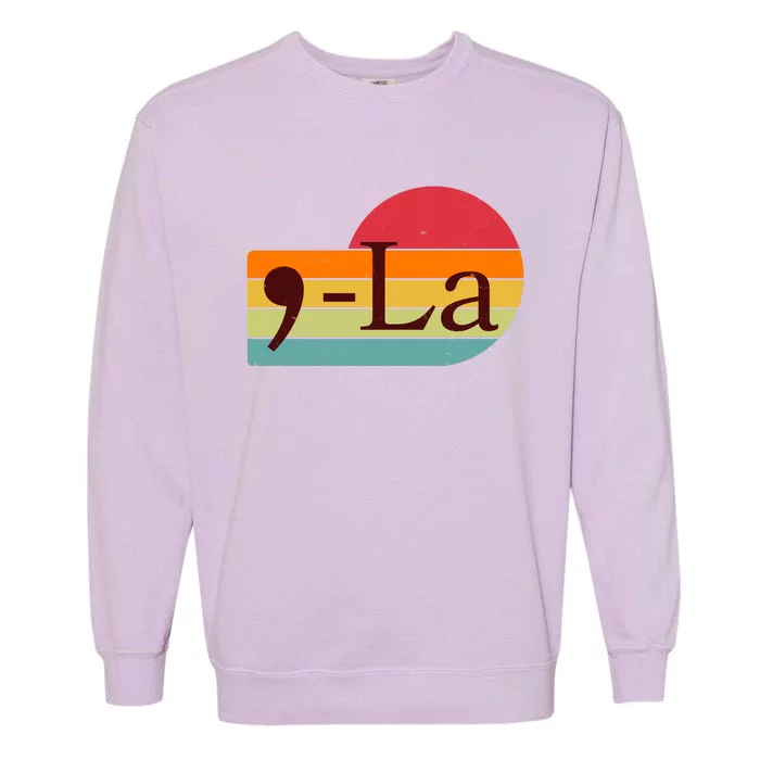 Retro Vintage Comma La Kamala Harris 2024 Garment-Dyed Sweatshirt