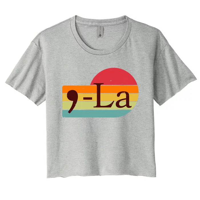 Retro Vintage Comma La Kamala Harris 2024 Women's Crop Top Tee