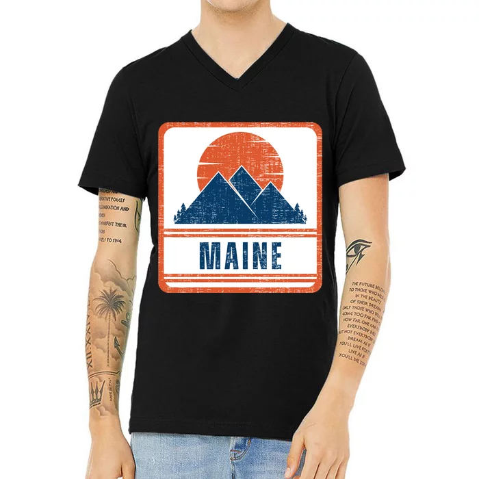 Retro Vintage Maine USA Mountain Gift For Men V-Neck T-Shirt