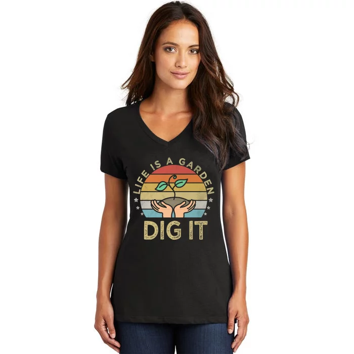 Retro Vintage Style Farmer Life Is A Garden Dig It Women's V-Neck T-Shirt