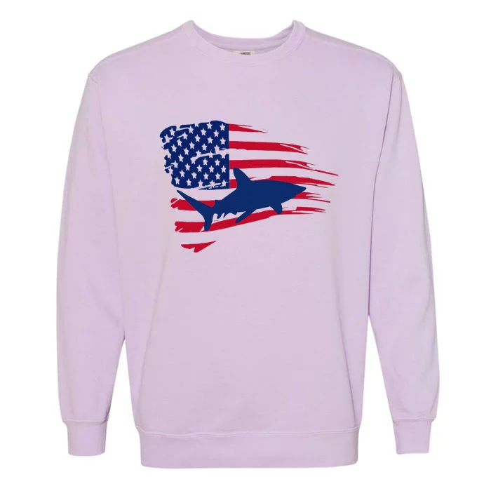 Shark American Flag Saltwater Fishing Deep Sea Fish Trip USA Garment-Dyed Sweatshirt