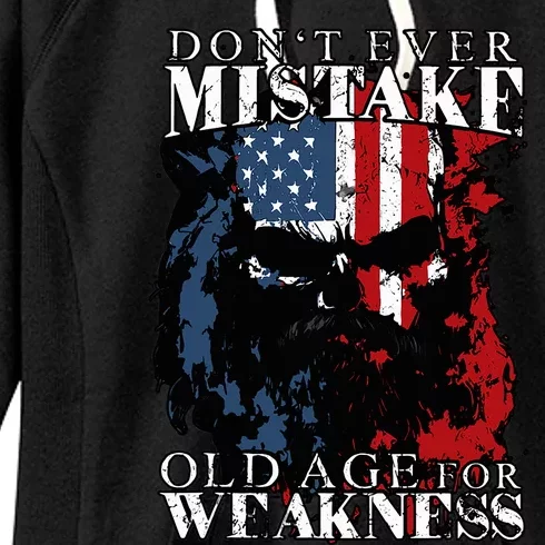 Skull American Flag Dont Ever Mistake Old Age For Weakness Women's Fleece Hoodie