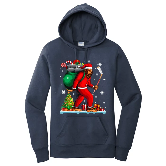 Santa Bigfoot Holding Hockey Equipt Xmas Player Lover Gift Women's Pullover Hoodie