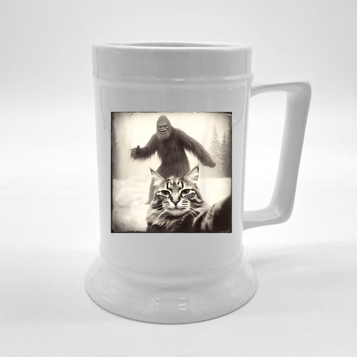 Selfie Cat Finds Bigfoot Sasquatch Funny Cat Bigfoot Photo Front & Back Beer Stein