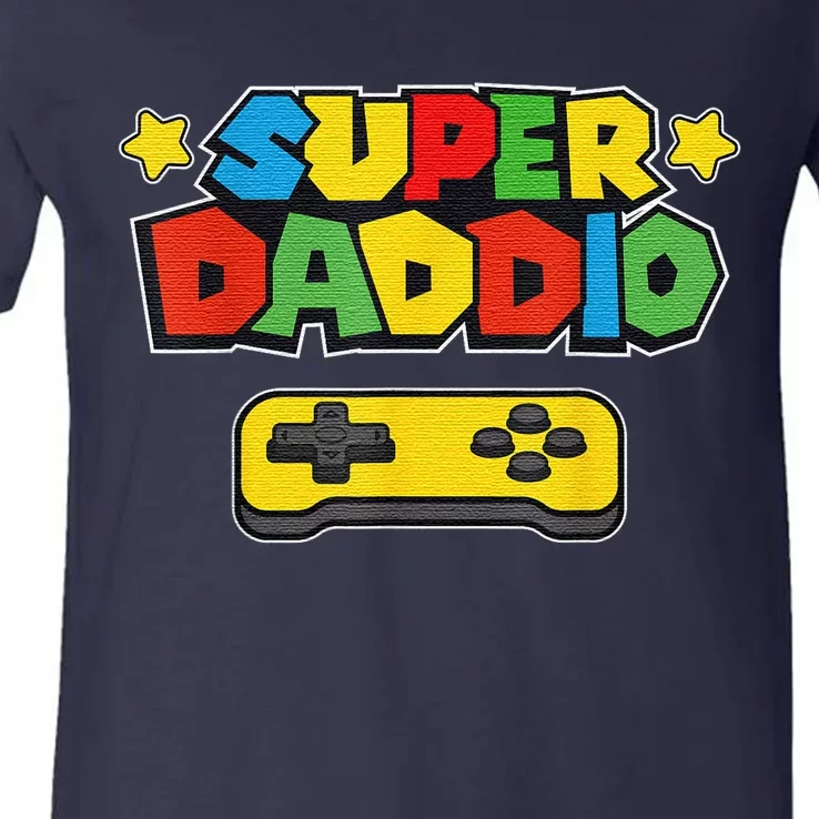 Super Daddio Gamer Dad Fathers Day Gift Papa Gift From Son Daughter Grandkids V-Neck T-Shirt