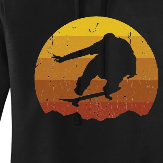 Skaters Having Fun Retro Sunset Skateboard Gift N Skaters Women's Pullover Hoodie