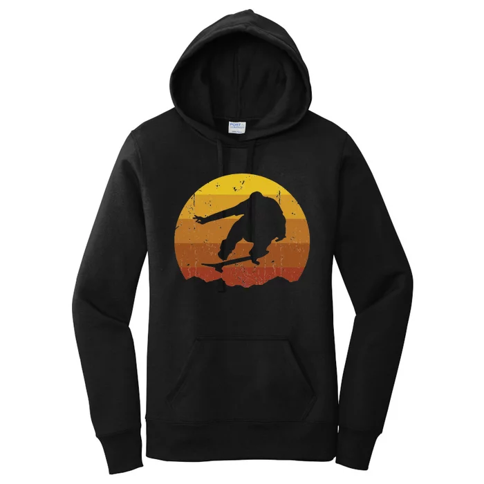 Skaters Having Fun Retro Sunset Skateboard Gift N Skaters Women's Pullover Hoodie