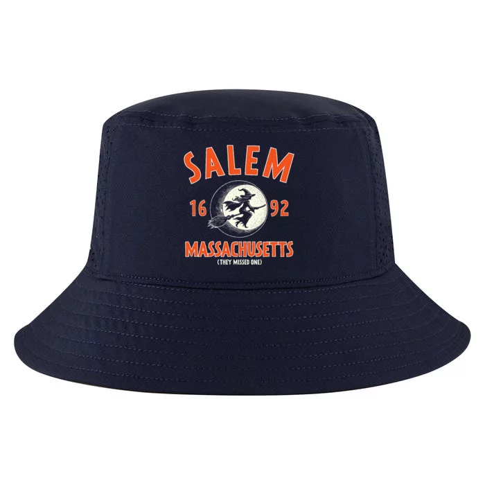 Salem Massachusetts 1692 They Missed One Witch Cool Comfort Performance Bucket Hat