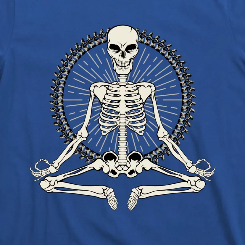 Skeleton Meditating Yoga Namaste 7 Chakras Spooky Halloween Cool Gift T-Shirt