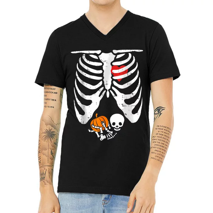 Skeleton Pregnancy Announcement Mom Halloween V-Neck T-Shirt