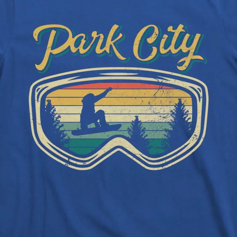 Snowboard Park City Utah Distressed Goggles Big Air Snow Gift T-Shirt