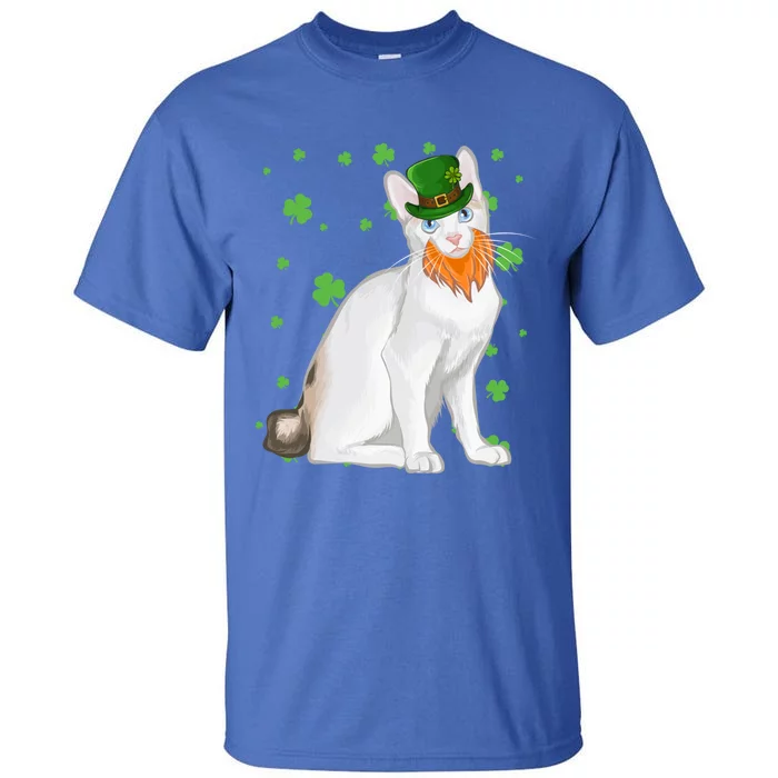 St Patricks Day Japanese Bobtail Cat Shamrock Gift Tall T-Shirt