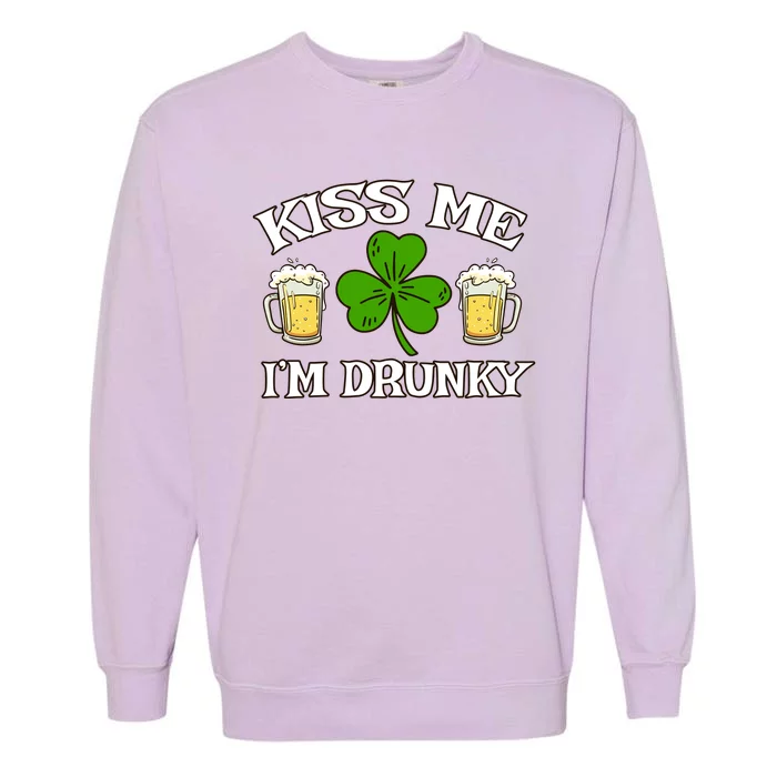 St Paddys Day Kis Me I'm Drunky Funny Drinking Irish Garment-Dyed Sweatshirt