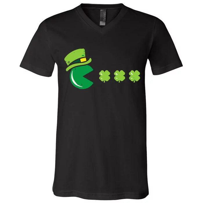 St Patricks Day Eating Shamrock Retro Gamer V-Neck T-Shirt