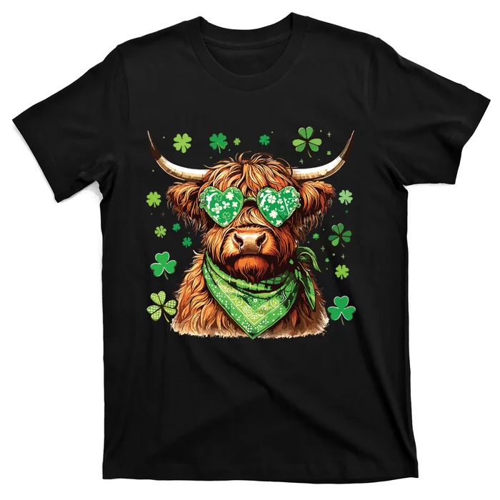 St Patricks Day Highland Cow St Patricks Day Shamrock Women T-Shirt