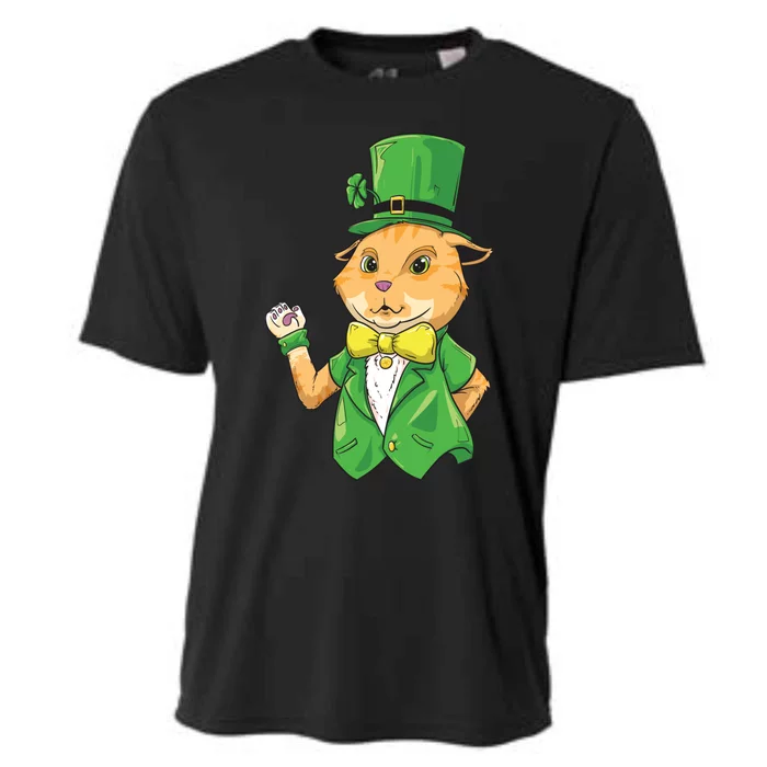 St Patricks Day Cat With Lucky Clover Irish Cat Gift Cooling Performance Crew T-Shirt