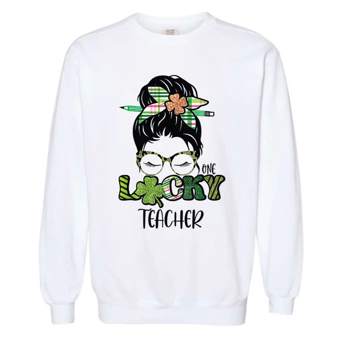 St Patrick's Day Leopard Lucky Teacher Messy Bun Shamrock Garment-Dyed Sweatshirt