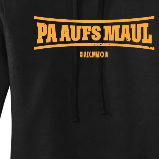 Stefan Raab Wearing Pa Aufs Maul Women's Pullover Hoodie