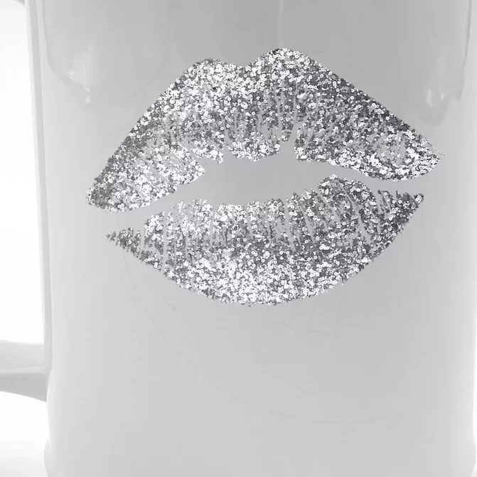 Sexy Silver Glitter Lips Kiss Me Love Makeup Lipstick Shirt Front & Back Beer Stein