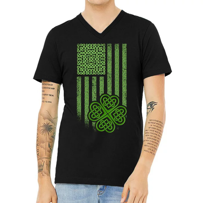 St Patrick's Day Celtic Shamrock US American Flag V-Neck T-Shirt