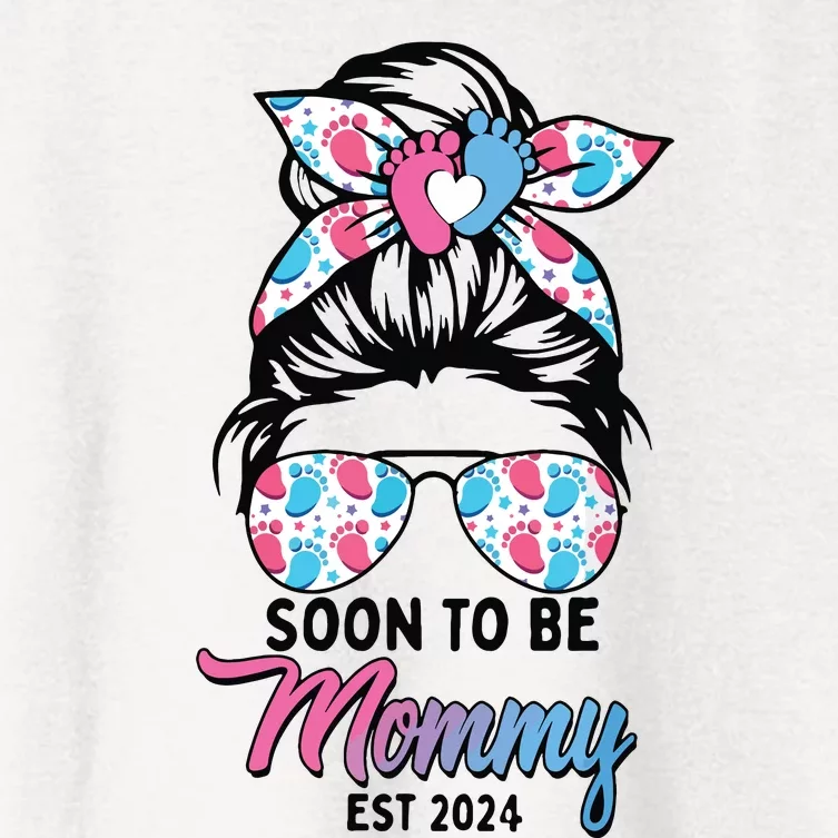 Soon To Be Mommy Est 2024 Messy Bun Pregnancy Announcement Women's Crop Top Tee