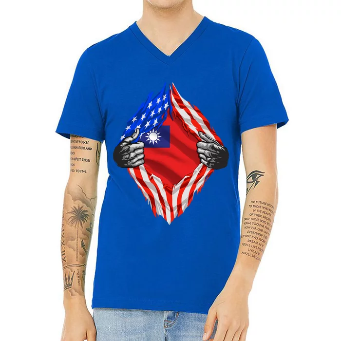 Super Taiwanese Heritage Taiwan Roots Usa Flag Cool Gift V-Neck T-Shirt